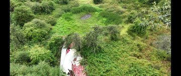 これは、セミがとった道とソーダの道を示すトルーパーミードのUAVの静止画をいくつか紹介します！最も簡