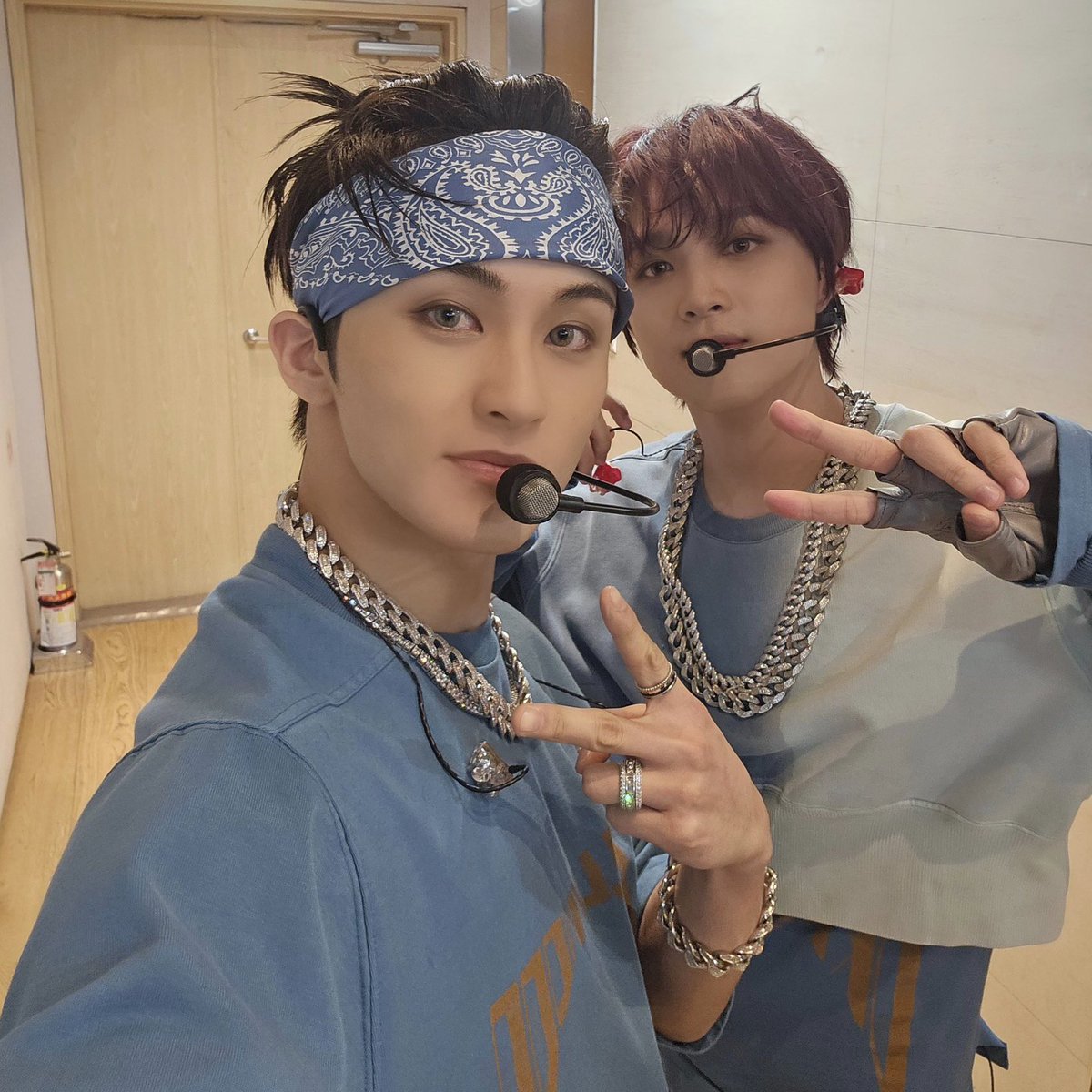 alureesinss's tweet photo. Markhyuck 🔞 few tweets au - Bangun

Mork yang bangun pas schedule duo bareng rekan duonya https://t.co/Qo8oxgP80h