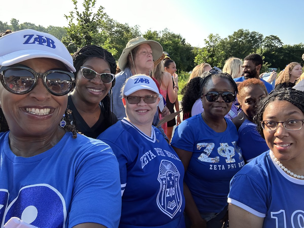 AAAZetaChapter's tweet photo. This morning, some of our members had the joy of attending Fox 5's Zip Trip live broadcast in Downtown Fredericksburg.

Thank you Sorors for representing our sorority and AAAZ, and proving that we are FINER in Fredericksburg!
#ZetaPhiBeta #ZPhiB #AAAZ #Fredericksburg #ZipTrip https://t.co/VDW900IkXB