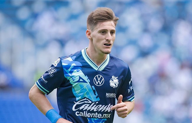 #Huracán Facundo Waller es la última incorporación de Huracán en este mercado de pases.

Uruguayo de 28 años, mediocampista y/o extremo izquierdo, con pasos por Plaza Colonia, Nacional, Pumas y Atl. San Luis, llega desde Puebla de México por 18 meses, a préstamo y con opción de