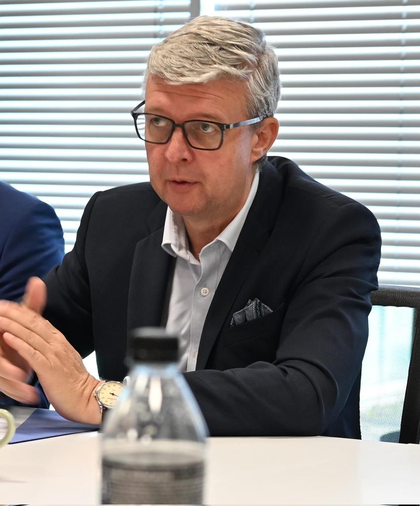 KarelHavlicek_'s tweet image. Moc mě těší, že nejvýznamnější inovativní US firmy v ČR jsou velkými podporovateli mojí ekonomické vize Česka, založené na R&amp;amp;D. Dnes jsem šéfům deseti korporací představil v sídle Honeywell hlavní parametry naší hospodářské strategie a vyslechl jejich náměty. Díky za  podporu.
