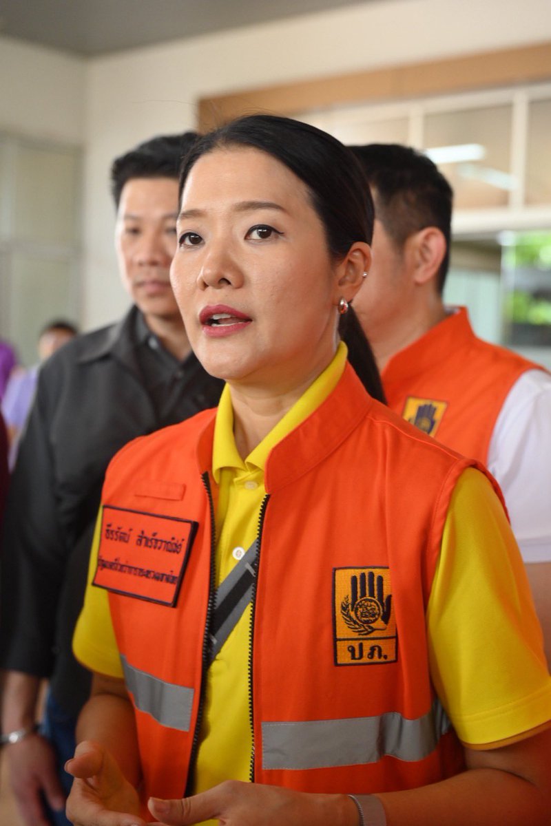 ได้รับการประสานจากรัฐมนตรีสรวงศ์ เทียนทอง ขอรับการสนับสนุนรถประกอบอาหารเคลื่อนที่ รถผลิตน้ำดื่ม จากกรมป้องกันและบรรเทาสาธารณภัย เพื่อดูแลประชาชนในพื้นที่จังหวัดสระแก้ว เป็นการเตรียมความพร้อมเผื่อสถานการณ์ฉุกเฉิน ปภ. พร้อมสนับสนุน ดำเนินการภารกิจดูแลพี่น้องประชาชน

#ปภ1784
#มทอิ่ม