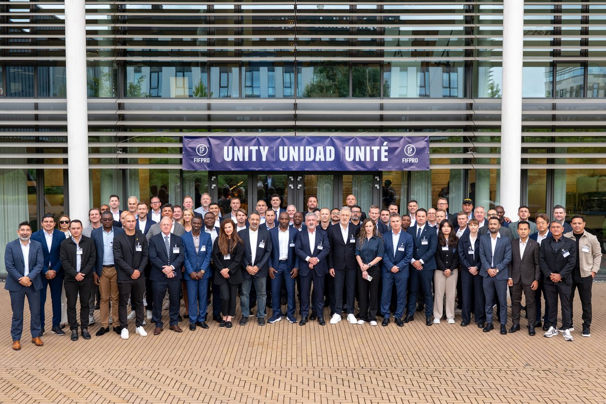 TPFDorgtr's tweet image. Bugün dünyanın dört bir yanındaki futbolcu birlikleri net bir mesaj vermek için yan yana duruyor: Futbolcuların küresel sesi FIFPro güçlü ve birlik içindedir.

💪UNITY UNIDAD UNITÉ💪

#unityunidadunite
#fifpro