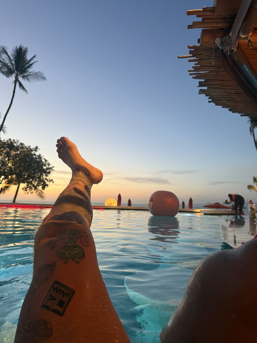 handsomebstrd's tweet image. What tattoo is new?
You tell me…
🎁 Like, Repost, Guess the NFT.
@ApeChainHUB on Top.