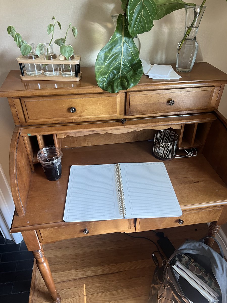 AndersonLMiller's tweet image. This is my sanctuary. This where most of my ideas come from.
Nothing will ever beat the deliberate intentional art of putting pen to paper.
As we see people give their souls, their voice, their power away to AI.
Writing becomes more important.
In an attempt to bring…