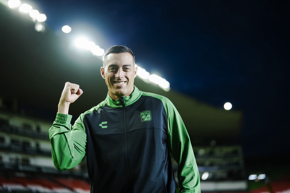 clubleonfc's tweet image. ¡VAMOS, “MELLI”!
La vas a romper toda, @rogelio7funes.
#SerFieraEsUnOrgullo 🦁