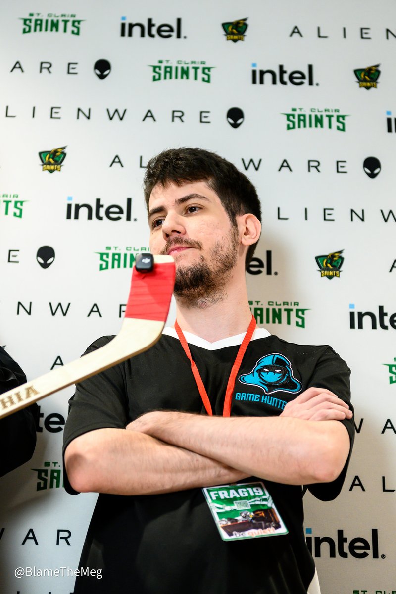 demofps's tweet image. Finalmente uma fotinha boa de perfil aq kkkk
Pic by @BlameTheMeg