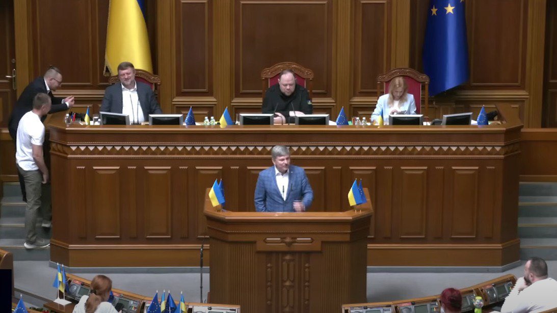 kit_ess's tweet image. ❗️Артур Герасимов
«Вже ТРИ роки «Європейська Солідарність» вимагає від влади не приховувати все, що коїться у Верховній Раді, а бути прозорими і відкритими. Всі засідання Верховної Ради України мають транслюватися наживо, а не піддаватися політичній цензурі»