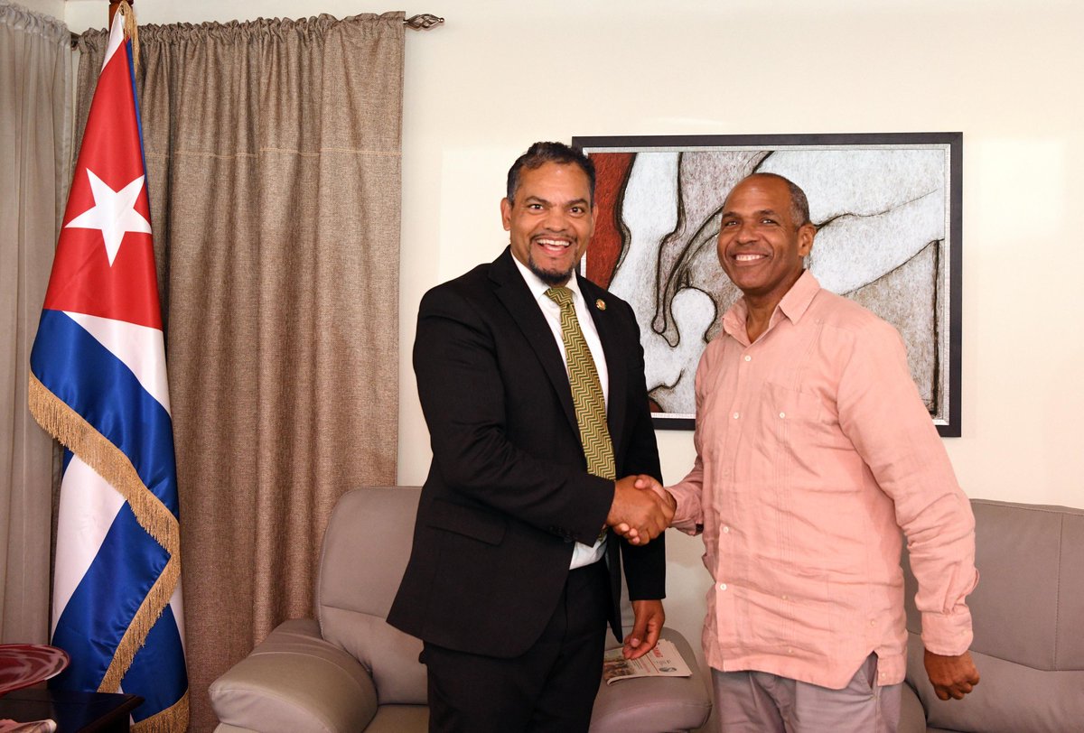 Luis Alberto Amorós Núñez (@lamoros2017) on Twitter photo Recibí a <a href="/AlvinBotes74959/">Alvin Botes</a> viceministro de Relaciones Internacionales y Cooperación de Sudáfrica, quien inicia una visita a Cuba para co-presidir la XVIII Reunión de Consultas Políticas intercancillerias 🇨🇺 🇿🇦 y desarrollar intercambios con otras instituciones cubanas. <a href="/CubaMINREX/">Cancillería de Cuba</a> Recibí a <a href="/AlvinBotes74959/">Alvin Botes</a> viceministro de Relaciones Internacionales y Cooperación de Sudáfrica, quien inicia una visita a Cuba para co-presidir la XVIII Reunión de Consultas Políticas intercancillerias 🇨🇺 🇿🇦 y desarrollar intercambios con otras instituciones cubanas. <a href="/CubaMINREX/">Cancillería de Cuba</a>
