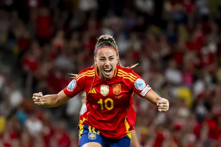Cbet_latam's tweet image. ¡FINAL SOÑADA! 👑 

La España campeona del mundo se enfrentará a la Inglaterra campeona de Europa. ¡La Eurocopa Femenina tendrá un cierre de leyenda! 

¿Quién levantará el trofeo? 🔥

¡Vive esta final histórica en Cbet!

#WEURO2025 #ESPENG #Final