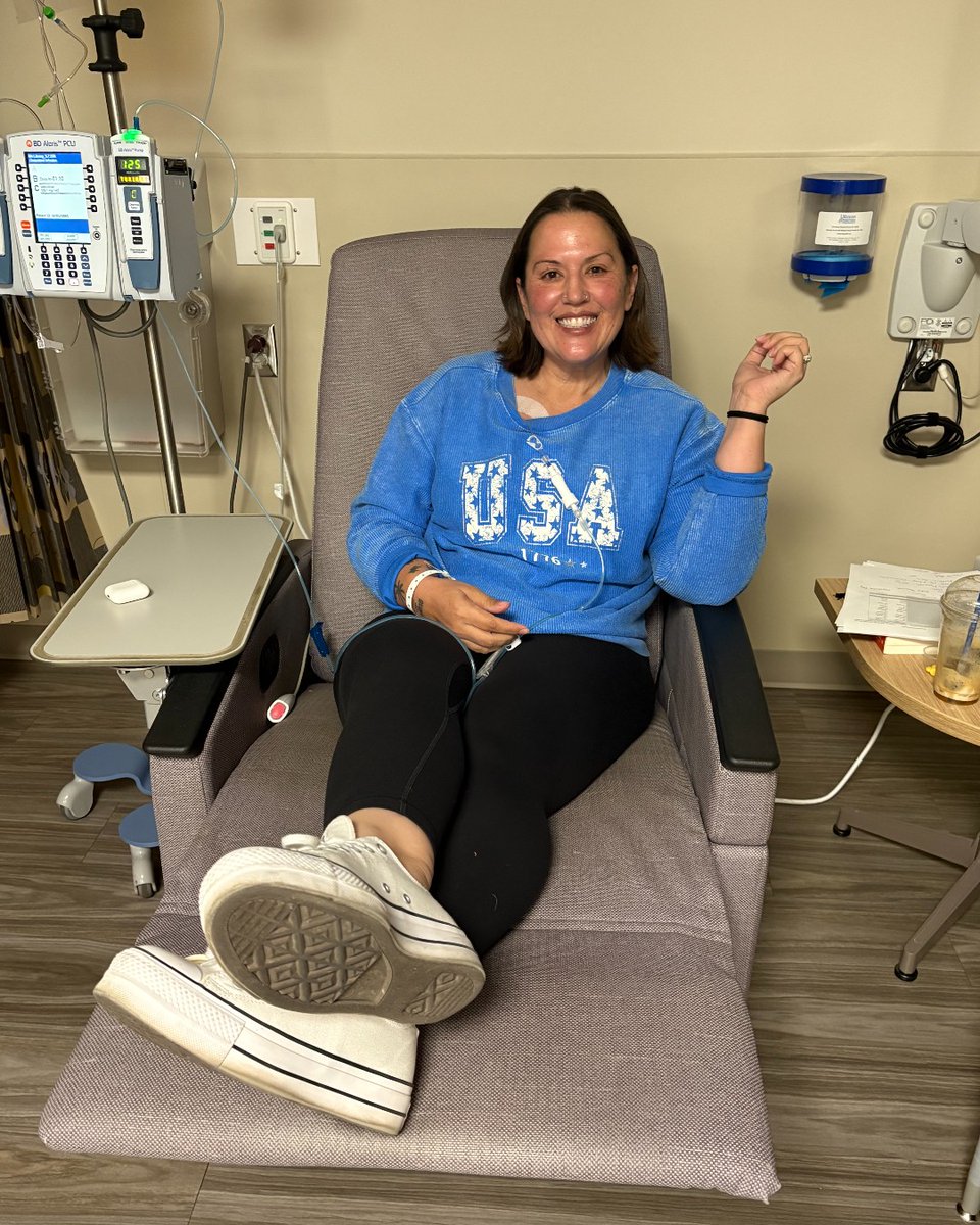 CCAlliance's tweet image. “In August of 2022, I was diagnosed with colorectal cancer. Since then, I’ve gone through more than 60 rounds of chemo, a Y-90 procedure, an emergency colon resection early in my path, and—most recently—a chest tube after a collapsed lung during a biopsy. I’m stage IV, with…