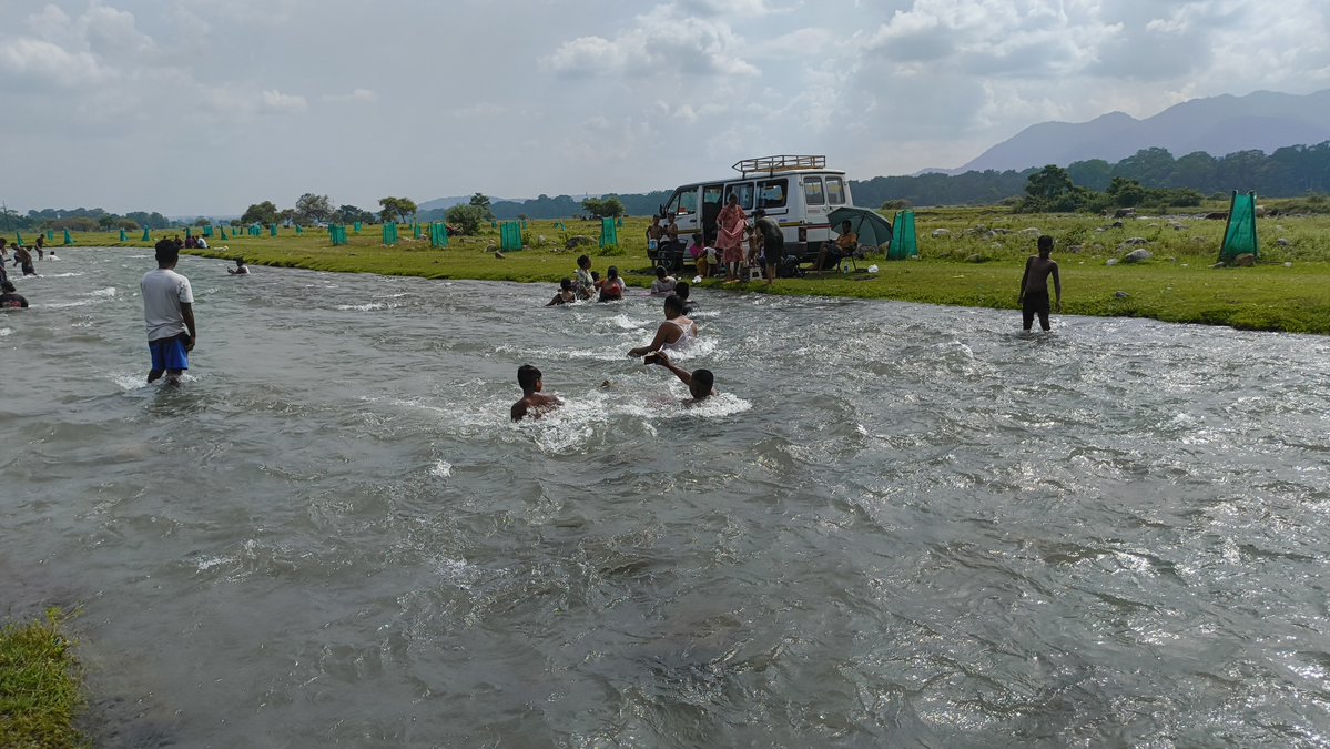 dibarijit's tweet image. Saralpara – Nature’s Chill Zone
At the Bhutan border’s edge in Sikhna Jwhwlao NP, #Saralpara offers a rare cross-border cooling dip in the icy Saralbhanga River.
No electricity. Just mountains, laughter & Himalayan waters.
Visitors must leave by 6 PM
#Bodoland #Assam