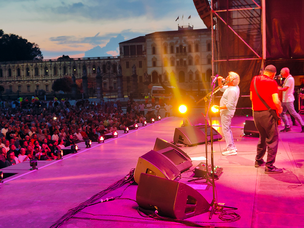 TheWho's tweet image. Brian Kehew's Backstage Blog from the first night of the all-too-brief Italian tour. Monday night 20 July we were at the Piazzola Sul Brenta at Villa Contarini in Padova. Lots of photos, Brian's excellent report, a few fan video plus the set list. It's at the very end of Brian's…