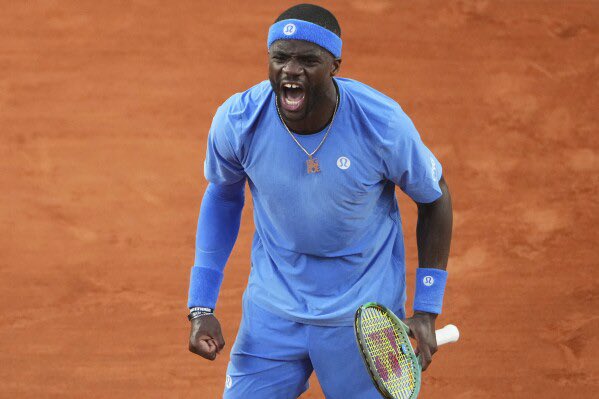 yeaitsmaso's tweet image. Tennis Card 7/25🎾

Daniil Medvedev ML + Leylah Fernandez to win a set (-185) 2U

Frances Tiafoe to win a set (-166) 1U

Maria Sakkari to win a set (-134) 1U