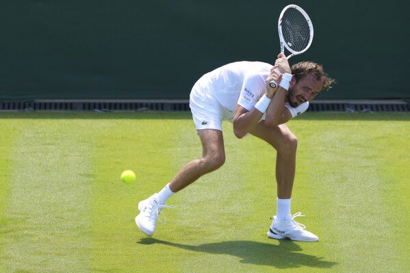 yeaitsmaso's tweet image. Tennis Card 7/25🎾

Daniil Medvedev ML + Leylah Fernandez to win a set (-185) 2U

Frances Tiafoe to win a set (-166) 1U

Maria Sakkari to win a set (-134) 1U