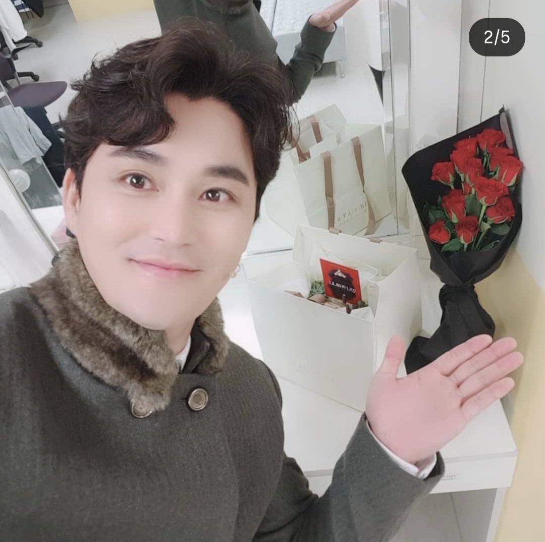 musical_weck's tweet image. 30대 탤 너무 귀엽고 훈남이고 차카니 몇백개 먹은건지 감도 안 잡힘