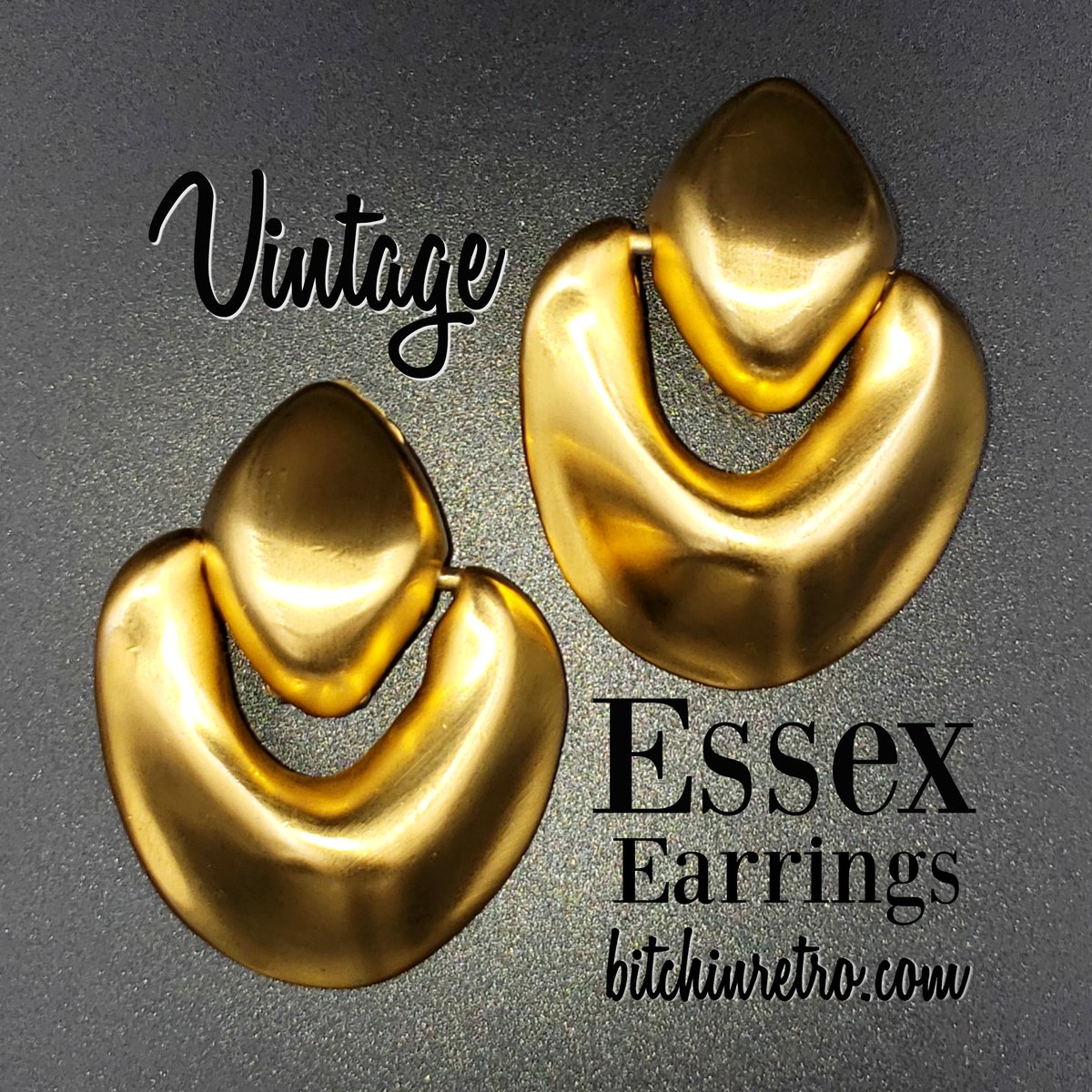 You needed big earrings to compete with the big hair back in the 80's...

Vintage #Essex door knocker #earrings with a #modernist style straight from the runways in France. Essex #jewelry is considered rare, and #collectible.

#vintage #bitchinretro #wow

bitchinretro.com/products/essex…