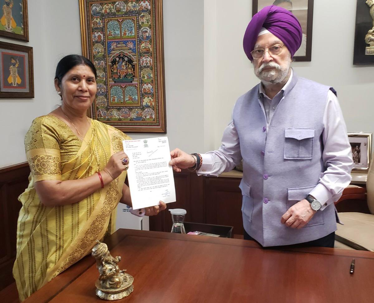 Met the Lok Sabha Parliamentarian from Banda, Uttar Pradesh Smt Krishna Devi Shivshanker Patel Ji in my office.