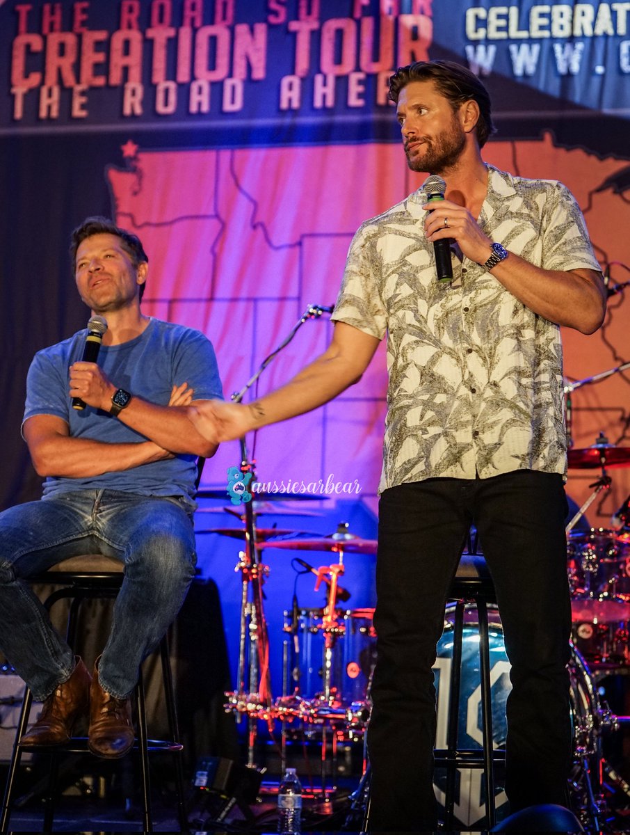 aussiesarbear's tweet image. Jensen demonstrating the correct way to roast marshmallows 😋
#SPNNovi