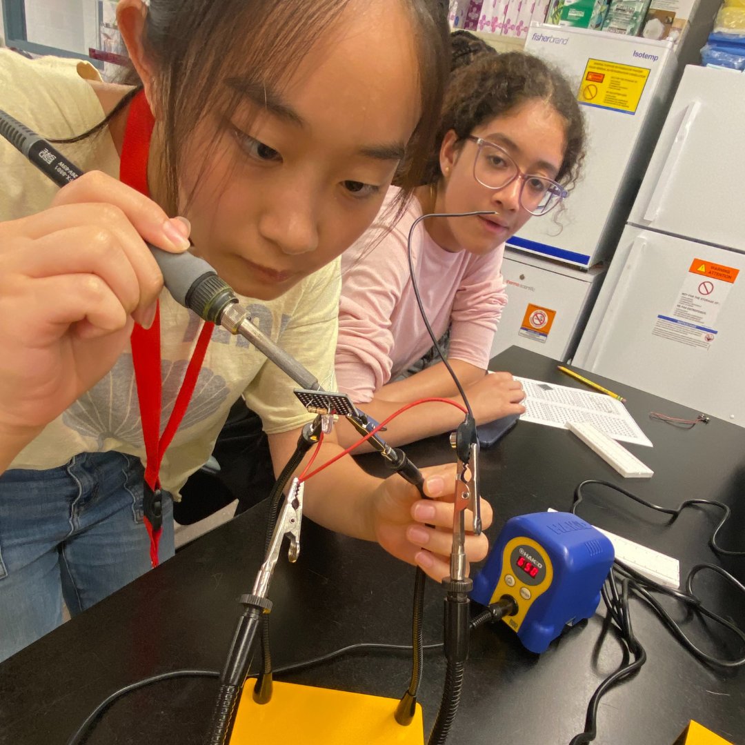 ColumbiaBME's tweet image. think its safe to say our SHAPE high students are enjoying their summer with us🔬