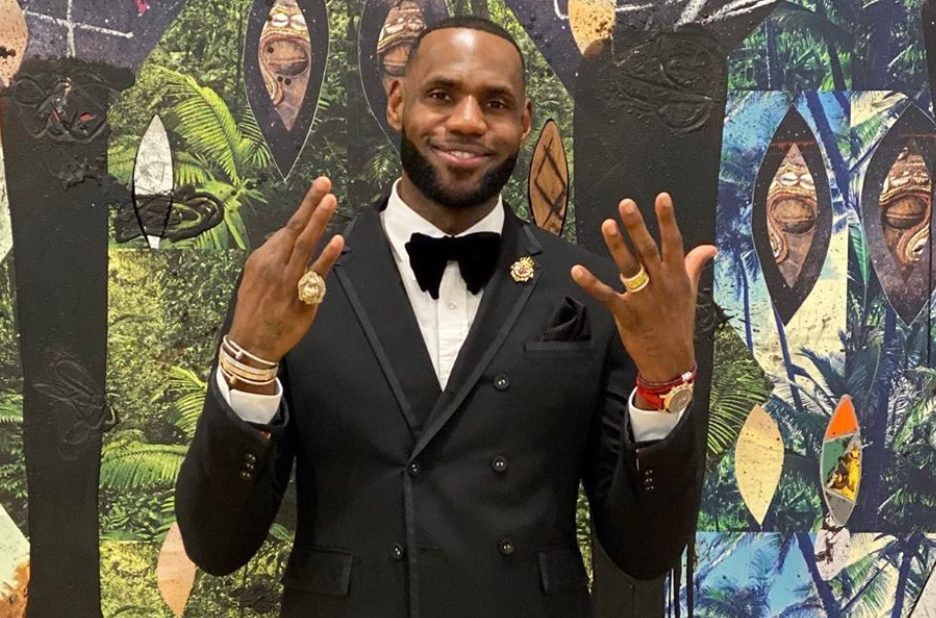 balleralert's tweet image. LeBron James Suing Over Fake Videos Where He’s Pregnant—Wait, What?! balleralert.com/profiles/blogs…