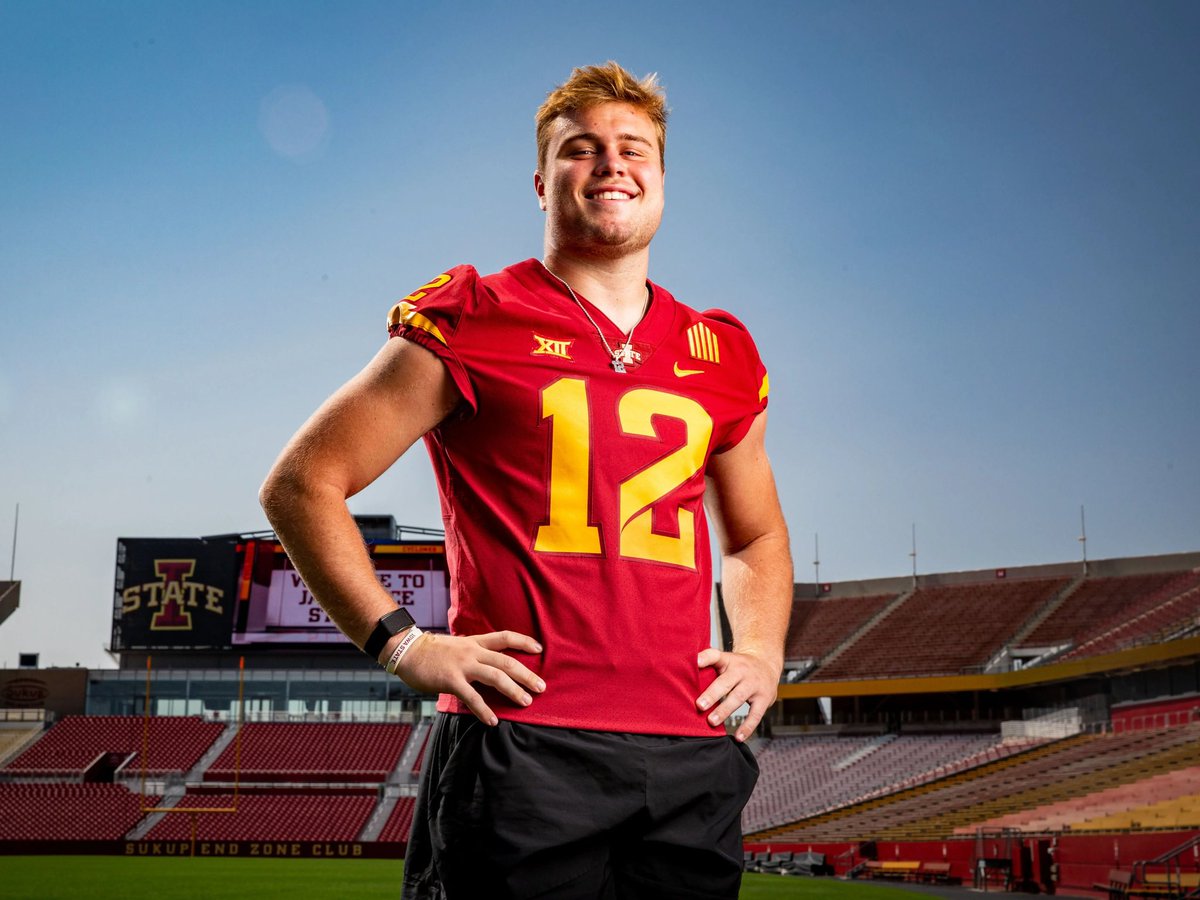 BigLavPunch's tweet image. 🚨Breaking News:
Following the announcement of their $147 million dollar deficit, Iowa State has brought back former QB Hunter Dekkers in an effort to make the money back through gambling.