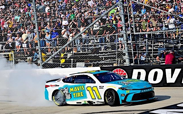 _DanielCespedes's tweet image. On Sunday, Denny Hamlin became the 5th oldest driver EVER to earn 4+ wins a Cup Series season:
1. Harry Gant: 1991, 51Y 8M
2. Mark Martin: 2009, 50Y 6M
3. Lee Petty: 1960, 46Y 2M
4. Bobbly Allison: 1983, 45Y 8M
5: Denny Hamlin: 2025, 44Y 8M
Beat Dale Jarret by a few days.