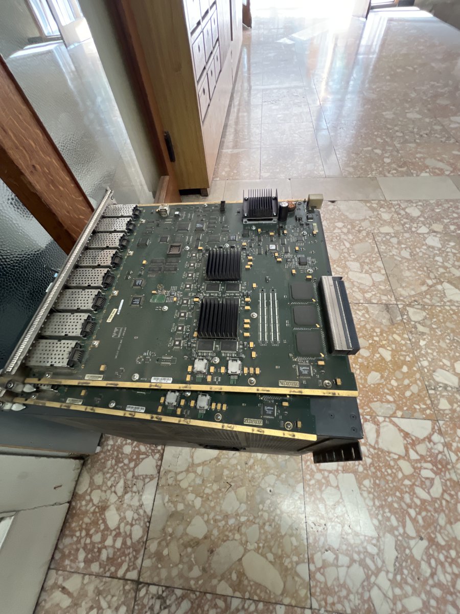 bcubeddd's tweet image. sometimes random circuits appear at work
