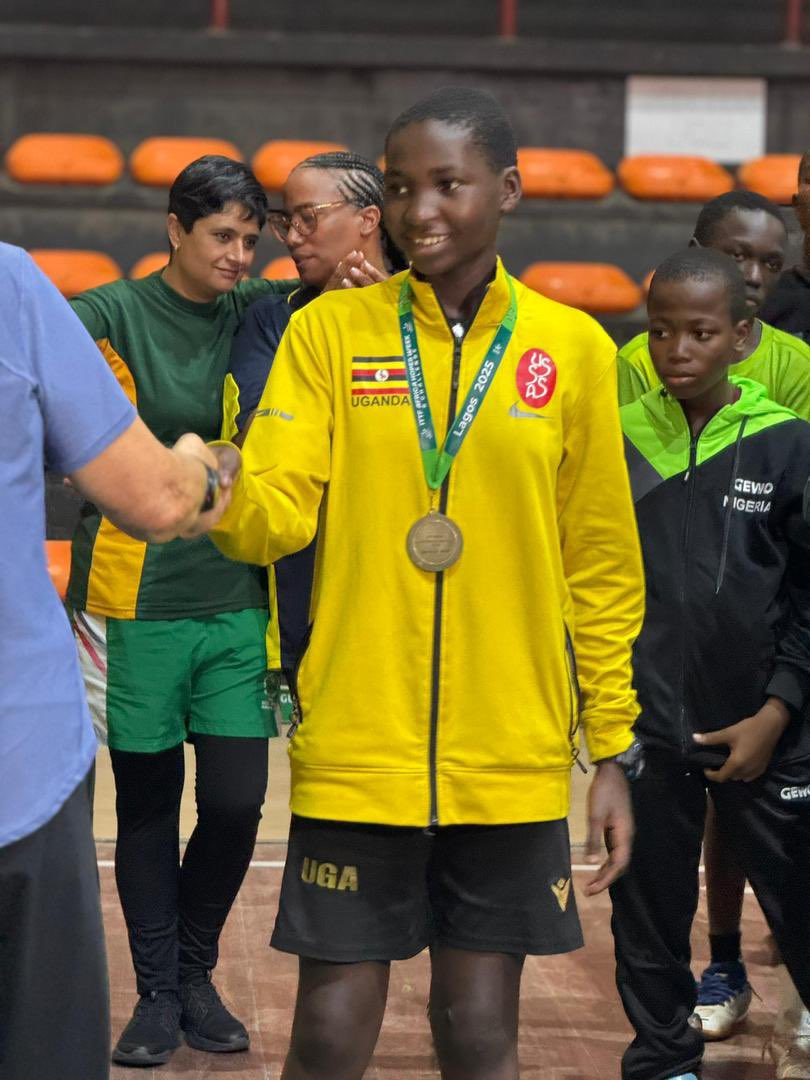 Uganda table tennis team of youngsters has just won the Africa hopes championship with Joseph Sebatindira winning the boys African title and patience Anyango winning in the girls. Let’s gooo team Uganda 🇺🇬.