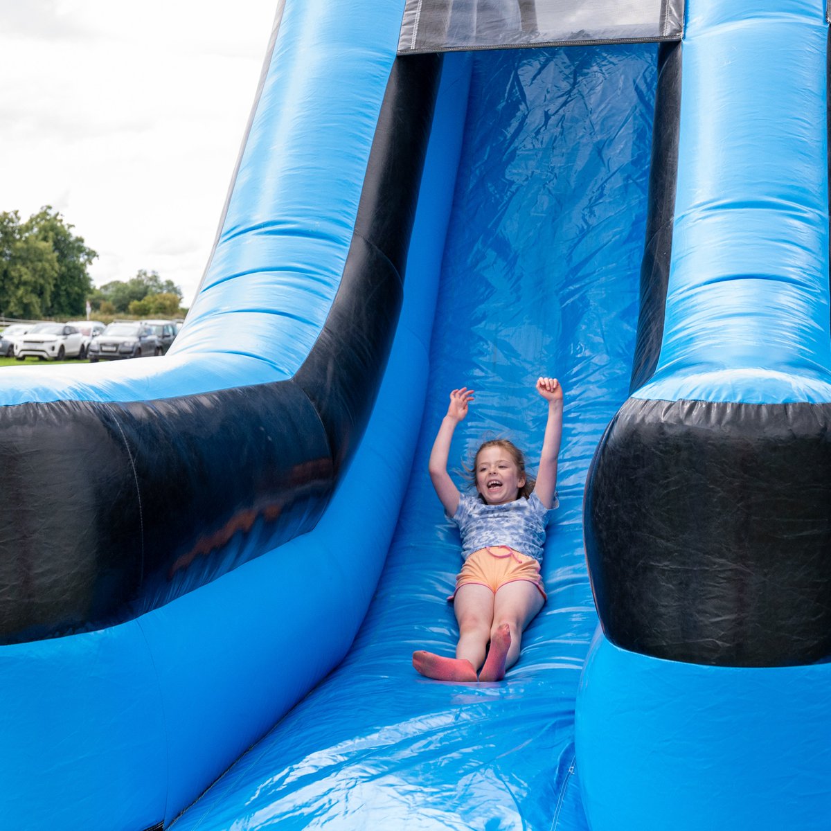 CatterickRaces's tweet image. Thereโs something for everyone this summer at #CatterickRaces
๐๏ธ Salute Our Heroes Family Day โ 5 Aug
โฝ Family Sports Day โ 18 Aug
๐ Ladiesโ Day โ 27 Aug
โจ Enjoy live music, free kidโs entertainment, fashion, and a fantastic day out for all ages!
๐ catterickbridge.co.uk/Racing/Buy-Ticโฆ