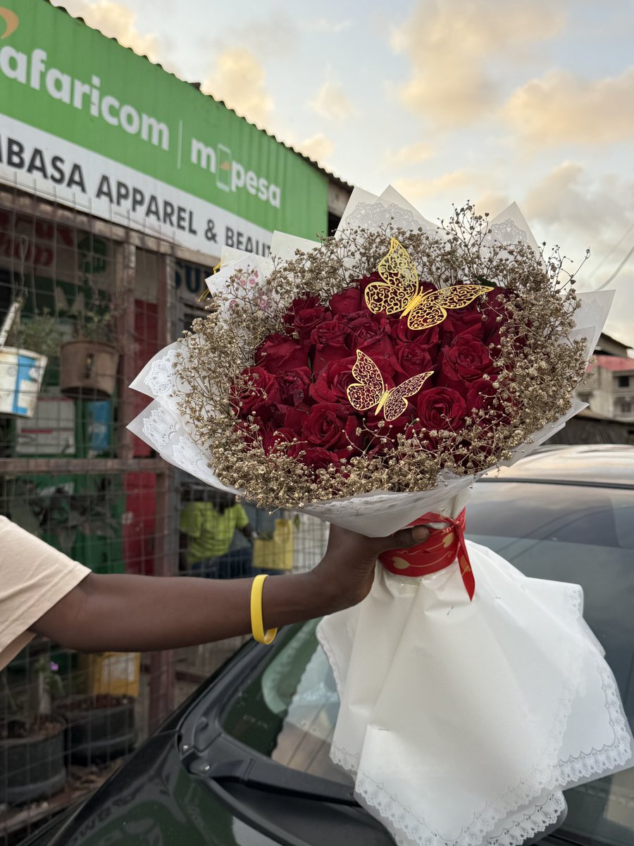 AishakhamisAli's tweet image. Gold baby breath and red roses 🤭
I am in love 💋🥹
☎️0743961720
📍Mombasa
We do deliveries
Rt widely!!!