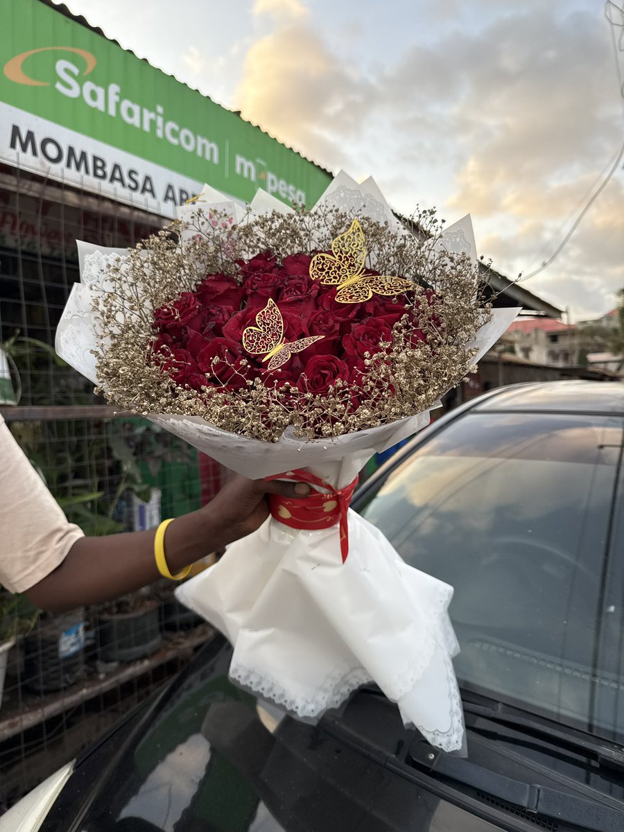 AishakhamisAli's tweet image. Gold baby breath and red roses 🤭
I am in love 💋🥹
☎️0743961720
📍Mombasa
We do deliveries
Rt widely!!!