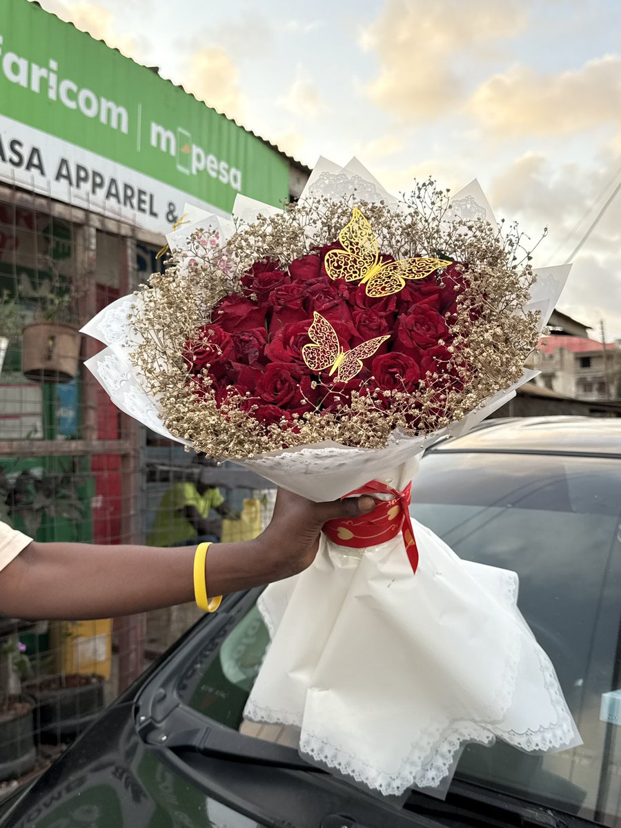 AishakhamisAli's tweet image. Gold baby breath and red roses 🤭
I am in love 💋🥹
☎️0743961720
📍Mombasa
We do deliveries
Rt widely!!!