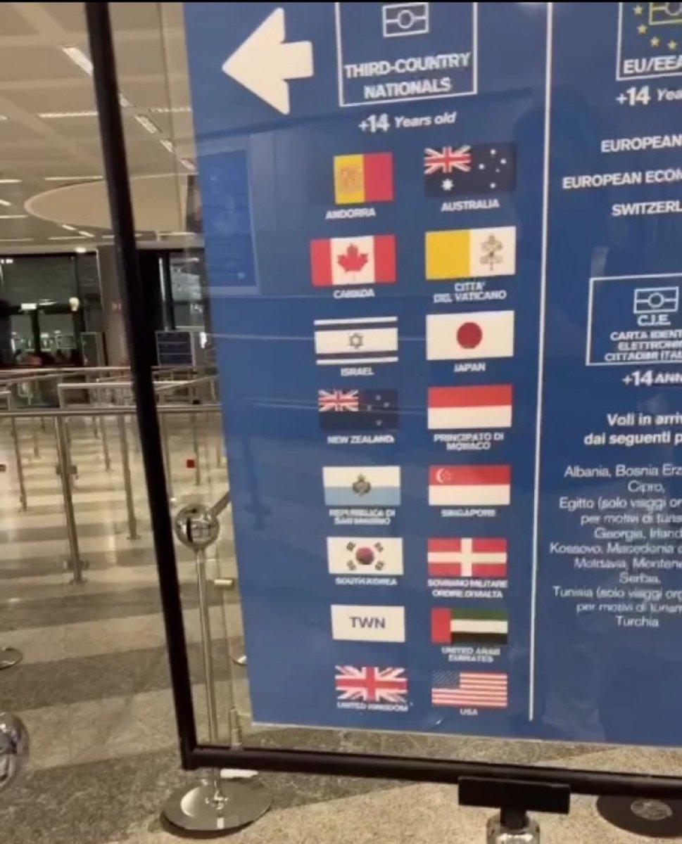 الحمدالله ، تم الوصول أمس لميلانو - إيطاليا 🇮🇹 

بمُجرد ما قلت للمنظم في المطار اني إماراتي نقلني إلى مسار ثاني فاضي للدول هذي و من ضمنها دولة " الامارات العربية المتحدة " ، فخر فخر أقسم بالله 

دولة عظيمة تحت حُكم عظيم همّه الاول راحة شعبه ، الحمدالله على نعمة بلادنا و حكامنا 🇦🇪