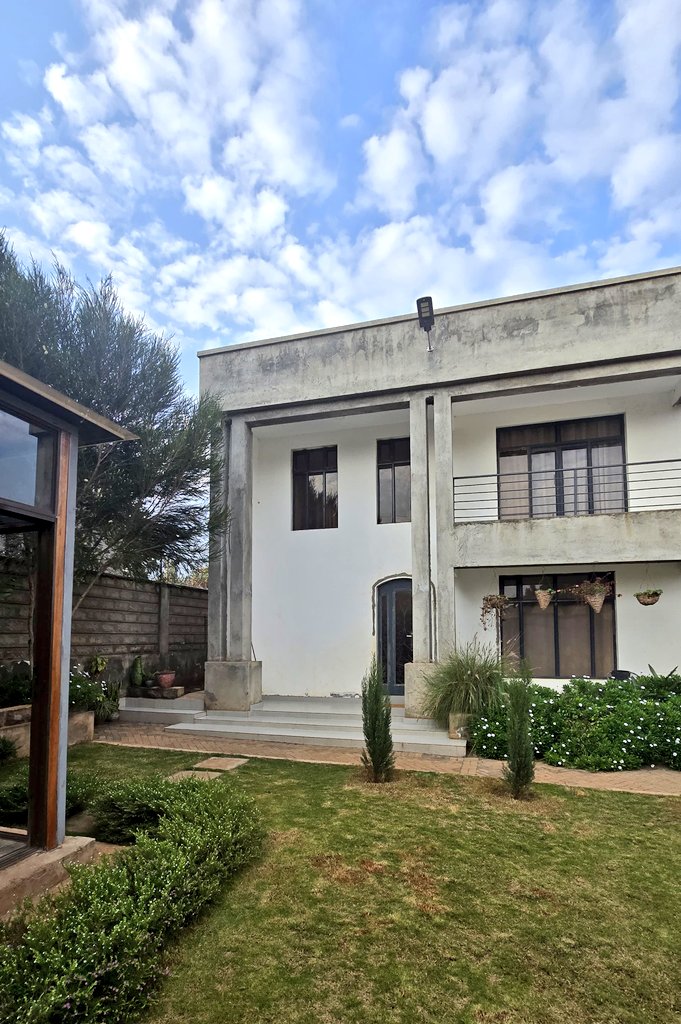 ArchitectMwangi's tweet image. I was tasked with improving the facade of this house for a young, impressive couple 
What are your thoughts?