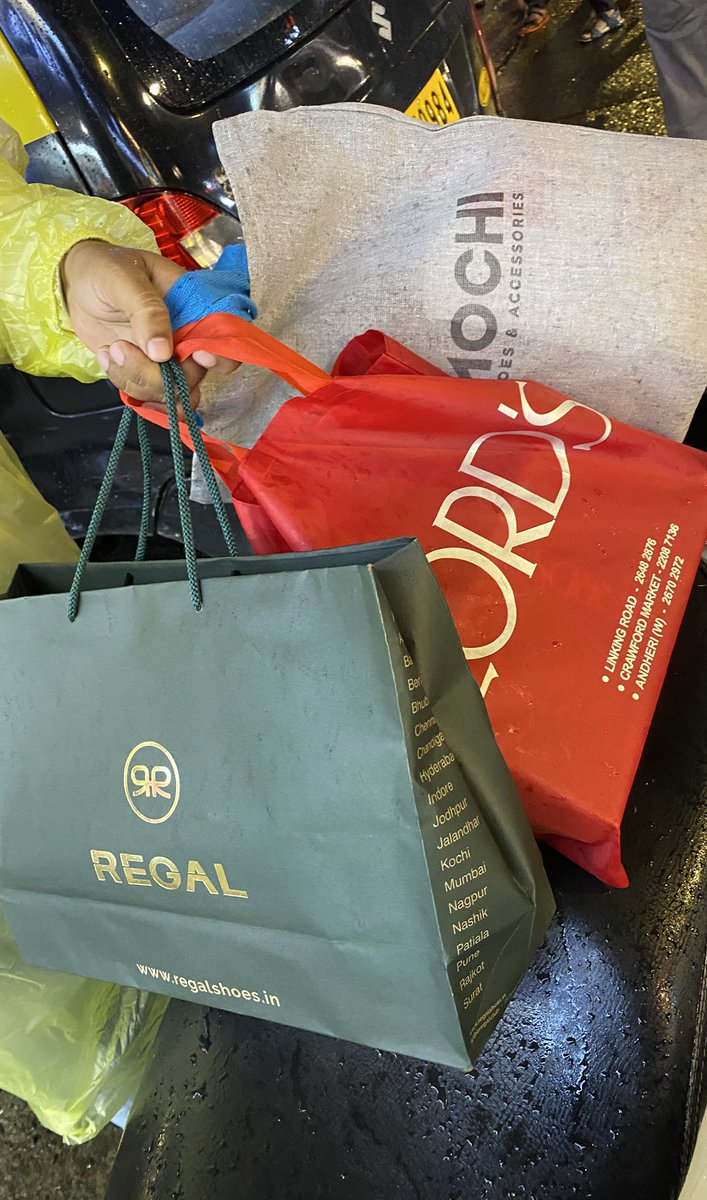 HumairaMirza7's tweet image. Kitni b barish ho shopping rukna nahi chaye😂😂
Today’s Dump♥️