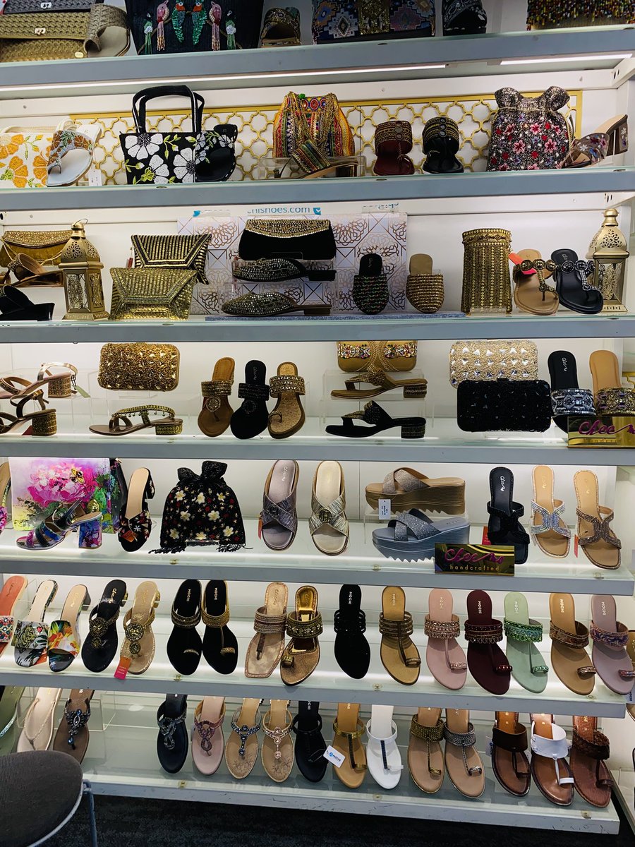 HumairaMirza7's tweet image. Kitni b barish ho shopping rukna nahi chaye😂😂
Today’s Dump♥️