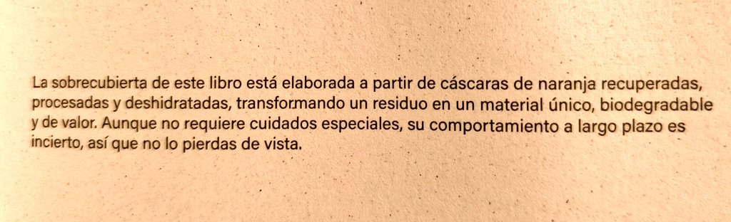 arbopalm's tweet image. Ayer estuve en la presentación de este libro: Libro verde de Valencia. Guia para un crecimiento urbano sostenible. Una joya por dentro y por fuera...¡tiene una cubierta hecha con piel seca de naranjas de la tierra!
Un obsequio precioso que lucirá en mi biblioteca