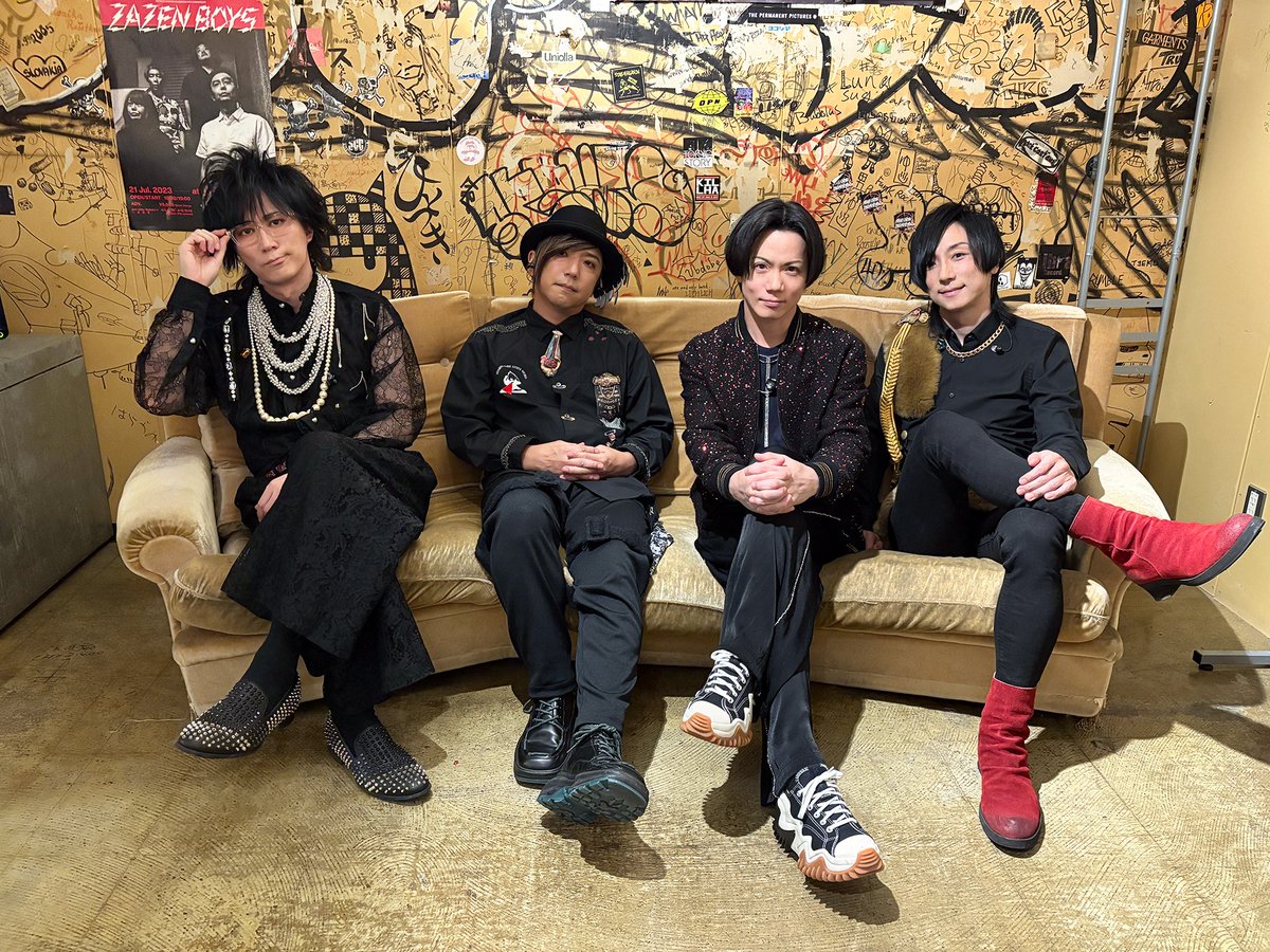 Waive_info's tweet image. 🔥THANK YOU 恵比寿‼️
------------
ツアー「蒼紅一閃」ファイナル🎉
LIQUIDROOMにお集まりいただいた皆さまありがとうございました‼️
.
回を重ねるごとに最高と最幸を更新し続けたツアーでした‼️
この勢いで『日本武道館』まで共に駆け抜けていきましょう🔥
.
次回は「LAST GIGS.」…