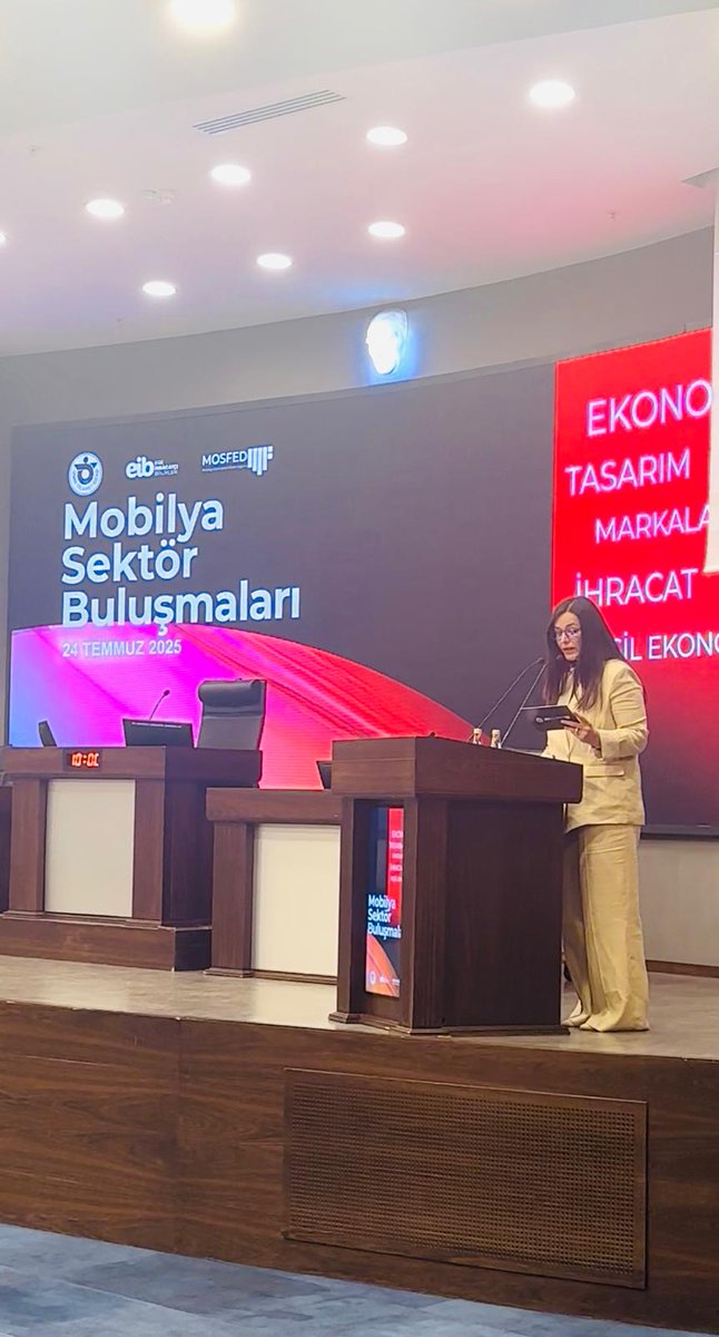 TMOSDER's tweet photo. Ekonomiden tasarıma, ihracattan yeşil dönüşüme kadar pek çok başlıkta fikir alışverişi yapılırken; sektörün karşılaştığı güncel fırsatlar ve yapısal dönüşüm alanları ele alındı.
@mosfedtr @ahmetgulecn @davutkaracak @iztokurumsal @fatoskarahasan
@egeihracatci
#MOSDER #MOSFED https://t.co/JRfXSmZo9e