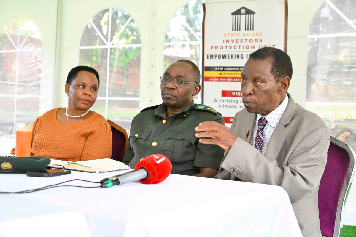 doxaprofiti's tweet image. Hajji Mulindwa commended @edthnaka at @ShieldInvestors for swift action after reporting extortion by @ugwildlife's Dr. Mbabazi, who took Shs47M to transport 100 animals but delivered only 31 in 2 years. UWA’s Mr. John Makombo promised full delivery & disciplinary action.