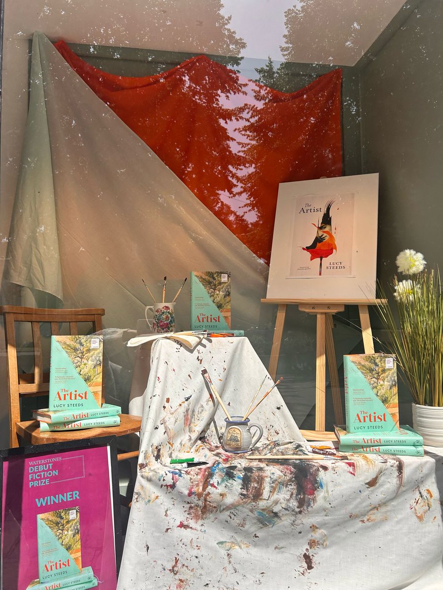 WaterstonesChi's tweet image. Huge congratulations to The Artist by Lucy Steeds which has won the Waterstones Debut Fiction Prize 2025!

Richly evocative of a Provençal summer, this masterly novel focuses on an engimatic artist, a young journalist, and the artist's niece. 

#waterstones #wdfp
