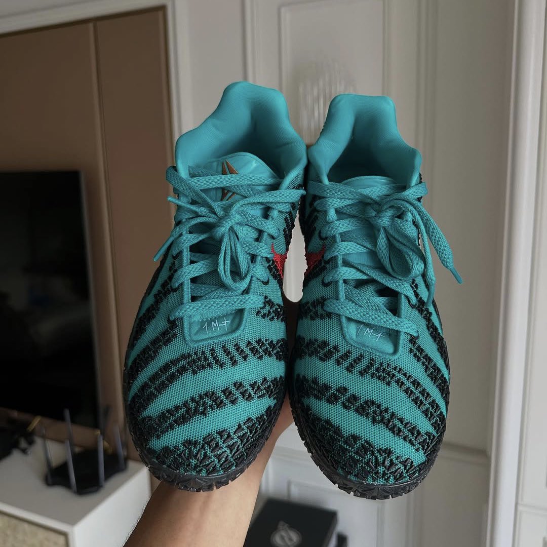 SoleRetriever's tweet photo. DETAILED LOOK: Nike Ja 3 “Grizzlies” 🐻 @JaMorant 

🗓️ Fall 2025
📷 yyt_snkrs (IG) https://t.co/J9pAvPZwEm