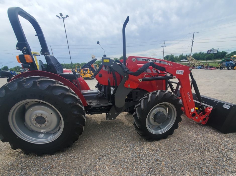 ChuppImplement's tweet photo. Get the job done with the strength and versatility of Massey Ferguson tractors. Built to handle any challenge around the farm, these workhorses are a smart investment in your operation’s future. Swing by to see our current lineup! https://t.co/vf0fZ12OzC