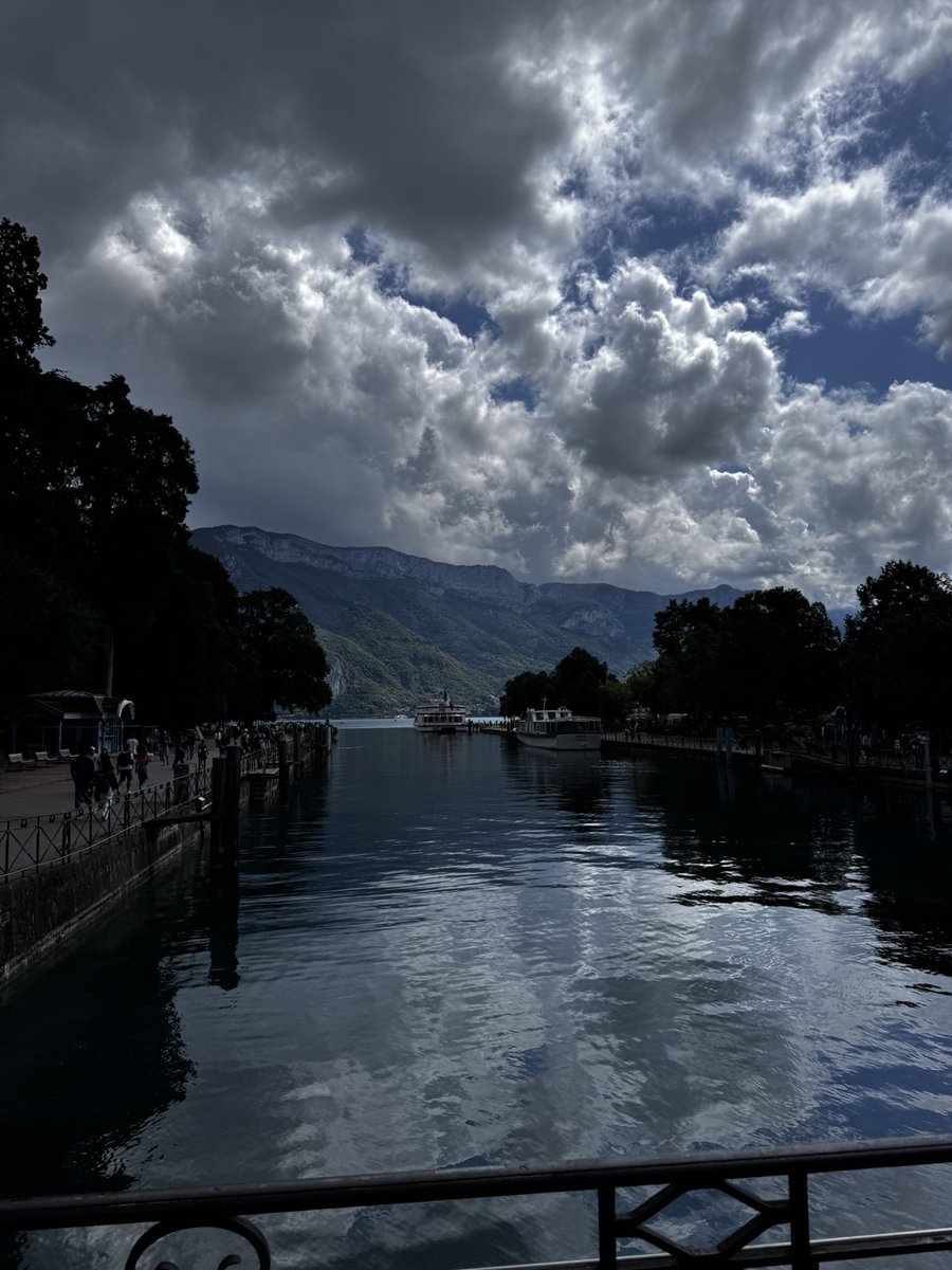 Naxz22's tweet photo. Annecy, france 🇫🇷 https://t.co/E4gLs8D3CZ