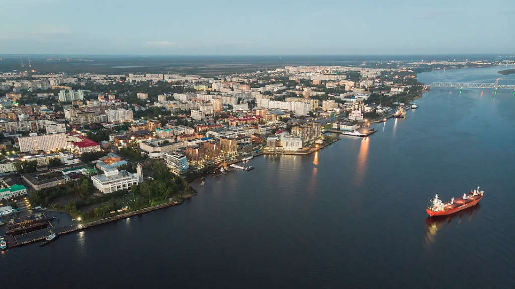 RussiasPivot's tweet image. Chinese Shipping Company Eyes US$2.5 billion Investment in Arkhangelsk
russiaspivottoasia.com/chinese-shippi…
Chinese Belt & Road Initiative investment into Russia continues with a proposed US$2.5 billion investment into Arkhangelsk's proposed deep water port.
