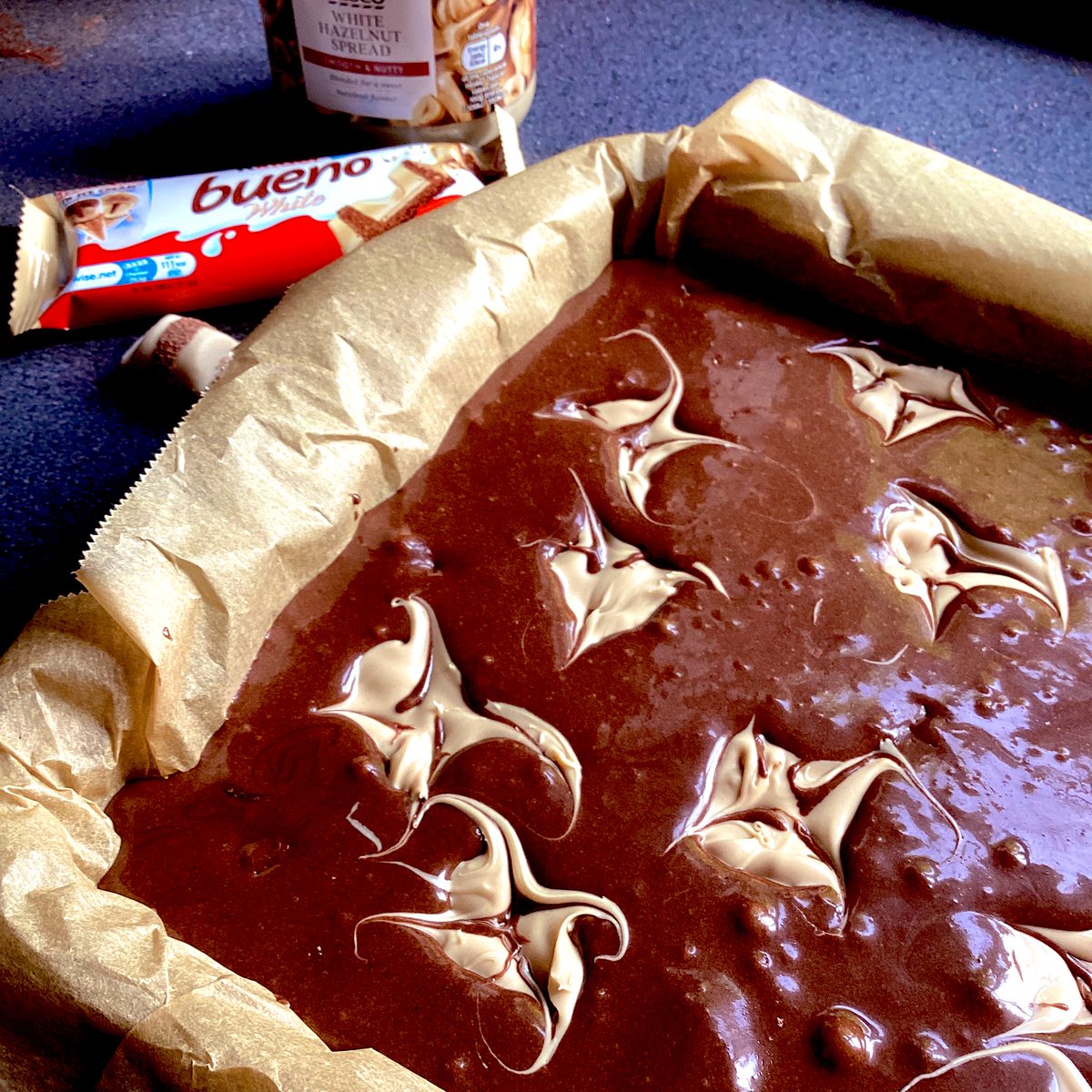 It’s been a <a href="/KinderBuenoUK/">Bueno UK & IRE</a> kind of baking day 😍 #fridayfeeling
