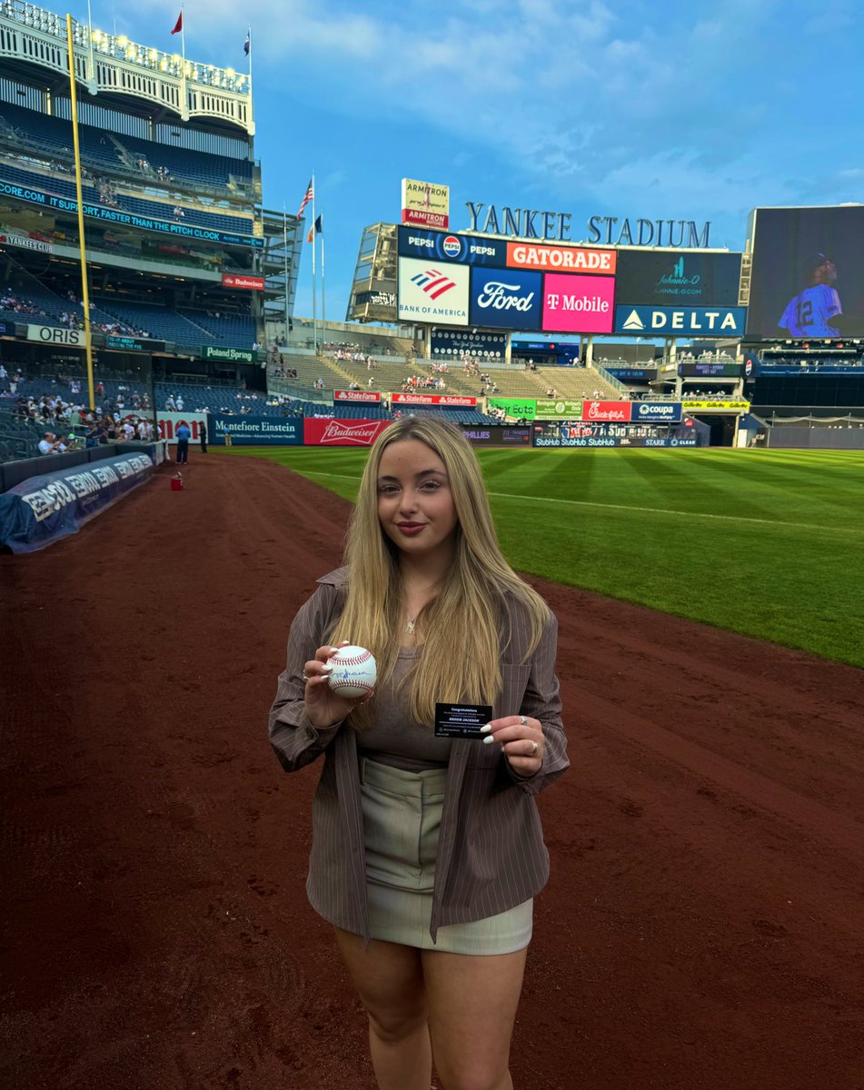 Madyson (@majorleaguemadd) on Twitter photo Giveaway time ‼️
I’m partnering with <a href="/FansAuthentic/">Fanatics Authentic</a> to give away 1 signed 2025 Yankees Under Wraps autographed baseball, available at @YankeeStadium on gamedays!
To enter, repost this and make sure you are following both me and <a href="/FansAuthentic/">Fanatics Authentic</a>. Good luck! Giveaway time ‼️
I’m partnering with <a href="/FansAuthentic/">Fanatics Authentic</a> to give away 1 signed 2025 Yankees Under Wraps autographed baseball, available at @YankeeStadium on gamedays!
To enter, repost this and make sure you are following both me and <a href="/FansAuthentic/">Fanatics Authentic</a>. Good luck!