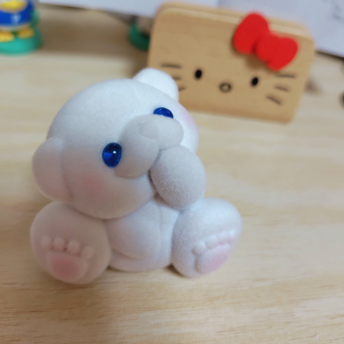 nf_panda0901's tweet image. そういえば、この間いとわたあめさんのシロクマくんのガチャやったんだけど
とっても可愛かった🥰
こんな可愛い顔でお菓子ちょうだいっておねだりされたらお菓子ホイホイあげちゃいそう😍
あと、トラちゃんの後姿可愛かった(*´ω`*)
大事に保管します✨