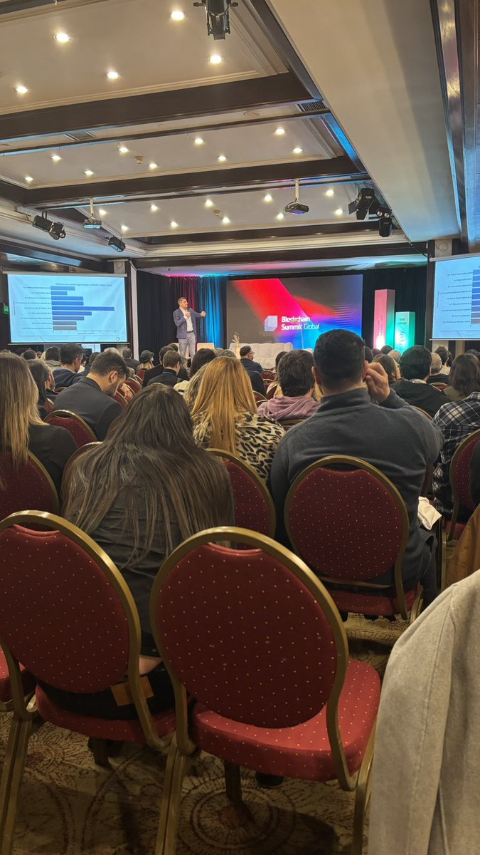 pabloramosuy's tweet photo. Blockchain summit global  💻 https://t.co/JHVrIpMjPg